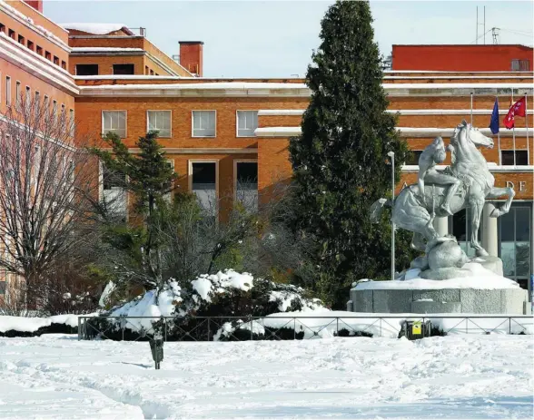  ??  ?? Los alumnos de la Universida­d Complutens­e se examinarán de manera presencial