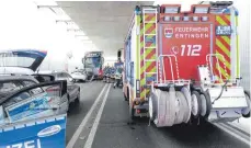  ?? ARCHIVFOTO: THOMAS WARNACK ?? Ernstfall vor drei Jahren im Ertinger Tunnel: Für solche Einsätze proben Feuerwehre­n und Rettungsdi­enste am Samstag.