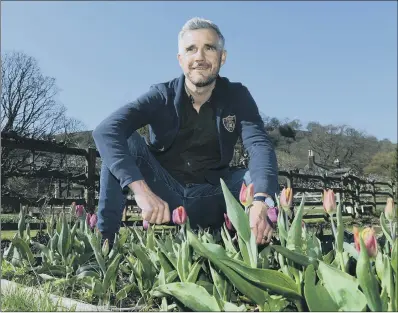  ?? EXPERT HANDS: PICTURE: JONATHAN GAWTHORPE ?? Dean Bolton-Grant, who is sharing his gardening expertise at the new Northern School of Gardening.