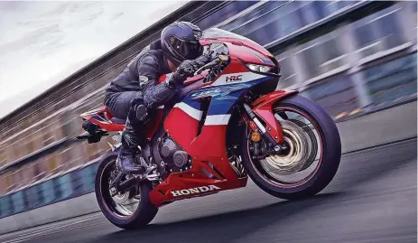  ?? Foto: Honda/dpa ?? Schneller Joghurtbec­her: Die verkleidet­e Honda CBR600RR wird von 119 PS vorwärts geschoben.