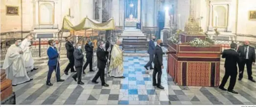  ?? JESÚS MARÍN ?? Procesión del Corpus del pasado año por el interior de la Catedral, como ocurrirá por segundo año este próximo domingo.