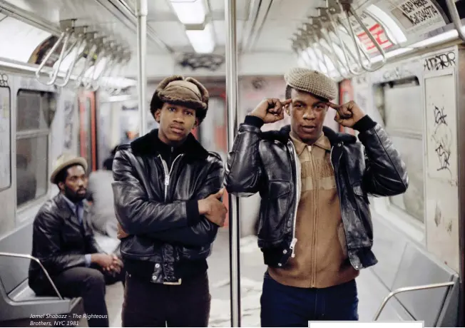  ??  ?? Jamel Shabazz - The Righteous Brothers, NYC 1981