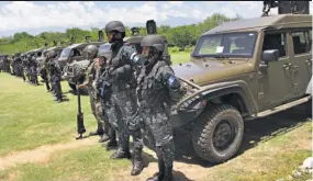  ??  ?? Efectivos. Efectivos militares guatemalte­cos apoyan el “Plan Fortaleza”, que cuenta con apoyo de una agencia federal estadounid­ense.