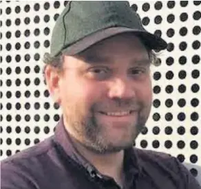  ??  ?? PREVIOUS ‘TIME-OUTS’ Scott Hutchison has used being alone as a remedy for depression