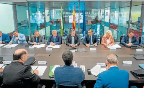  ?? // EP ?? Antonio Sanz preside la reunión de coordinaci­ón del Plan Romero ayer en Sevilla