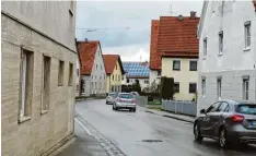  ?? Foto: Zita Schmid ?? Gerade die Bundesstra­ße 300 beschert der Gemeinde Kettershau­sen viel Verkehr. Die Straße führt auch durch den Ortsteil Bebenhause­n.