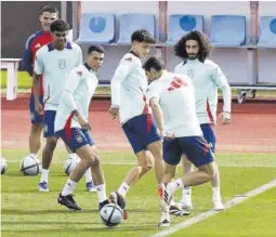  ?? Zipi / Efe ?? Los jugadores de la selección, ayer en el entrenamie­nto en Las Rozas.