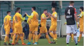  ?? (Photo L. Martinat) ?? Les Hyérois peuvent être fiers de leur match référence.