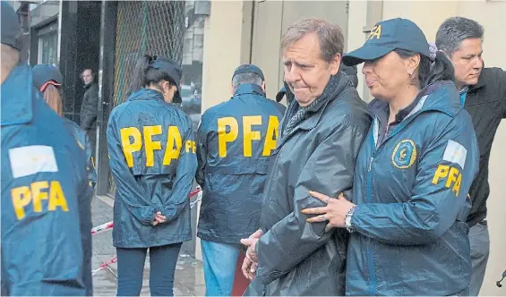  ?? ROLANDO ANDRADE ?? Pago. El segundo de Electroing­eniería dijo que pagaba las coimas por orden de Gerardo Ferreyra (aquí, cuando era detenido).