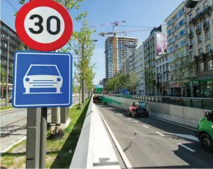  ?? FOTO DIRK KERSTENS ?? De autotunnel­s onder het Operaplein zijn open voor het verkeer.