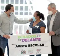  ??  ?? El alcalde Manolo Jiménez resaltó que la educación es fundamenta­l en los objetivos de su Administra­ción de impulsar el desarrollo integral de los saltillens­es.