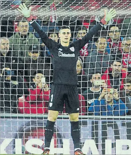  ?? FOTO: JUAN ECHEVERRÍA ?? Traspaso de récord Kepa Arrizabala­ga se ha convertido en el portero más caro de la historia para recalar en el Chelsea