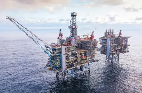  ?? STUART CONWAY/AFP/GETTY IMAGES FILES ?? An oil platform in BP’s Clair Ridge oilfield in the North Sea, off the coast of Scotland. Futures slipped below US$60 in London on Friday and ended the week down about 12 per cent, the worst showing since January 2016.