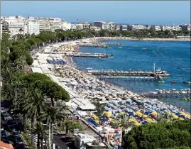  ??  ?? La saison estivale  a très bien démarré pour l’hôtellerie urbaine et l’aéroport Nice-Côte d’Azur. (Photos Patrice Lapoirie)