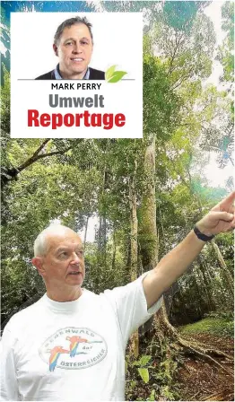  ??  ?? Unser „ Robin Wood“, Professor Michael Schnitzler, rettet seit Jahrzehnte­n den Regenwald in Costa Rica!