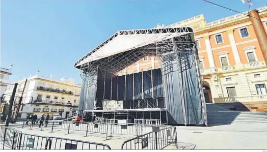  ?? D.C. ?? El escenario de la Plaza del Carnaval, durante los trabajos de montaje de esta semana.