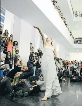  ?? ÀLEX GARCIA ?? Espectácul­o de danza en el Macba en una edición anterior de la Nit