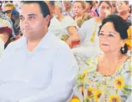  ??  ?? El ex gobernador Roberto Borge y su mamá Rosa Yolanda Angulo.