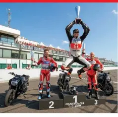  ??  ?? The flying Scott! Well, Scott Redding, actually, won the Diavel Drag Race by beating Stoner and French racer Regis Laconi