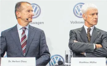  ?? FOTO: DPA ?? Herbert Diess (links), aktuell noch Markenvors­tand von Volkswagen, soll den VW-Chef-Posten von Matthias Müller übernehmen.