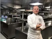  ??  ?? Francis Fauvel, chef de cuisine, a appris à maîtriser la cuisine d’Alain Ducasse au Louis XV de l’Hôtel de Paris, aux côtés de Franck Cerutti.