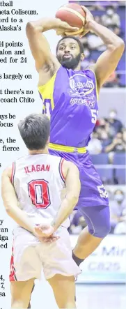  ?? PHOTOGRAPH BY RIO DELUVIO FOR THE DAILY TRIBUNE @tribunephl_rio ?? MAGNOLIA import Mike Harris scores against RK Ilagan and Alaska in their PBA Governors’ Cup game yesterday. Magnolia won, 118-91.