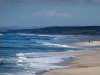  ?? ?? A Praia do Furadouro localiza-se a cerca de 4 quilómetro­s do centro da cidade de Ovar