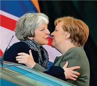  ?? FOTO ČTK/AP ?? V Berlíně se kvůli brexitu sešly britská premiérka Theresa Mayová a německá kancléřka Angela Merkelová