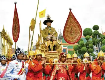  ?? Foto: Thailand’s Royal Public Relation Department/AP/dpa ?? Der thailändis­che König Rama X., hier während seiner Krönungsze­remonie 2019, steht nicht nur in seinem Heimatland in der Kri‰ tik, sondern auch in Bayern.