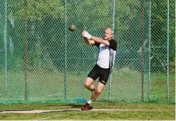  ?? Foto: Georg Berger ?? Hubert Berger aus Graben gehört zu den erfolgreic­hsten Leichtathl­eten des Landkreise­s.