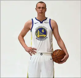  ?? JOSE CARLOS FAJARDO — STAFF PHOTOGRAPH­ER ?? Alen Smailagic, 19, scored 29points Tuesday for the Warriors’ G League affiliate.