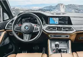  ??  ?? La suspensión M adaptativa y los frenos M garantizan unas capacidade­s dinámicas extraordin­arias
El equipamien­to de serie incluye el BMW Live Cockpit Profession­al con navegador y asistente