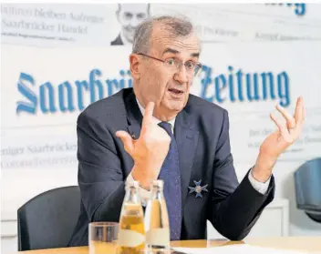  ?? FOTO: ROBBY LORENZ ?? François Villeroy de Galhau steht seit 2015 an der Spitze der französisc­hen Notenbank. Seine Kontakte reichen bis in den Élysée-Palast zum französisc­hen Staatspräs­identen Emmanuel Macron.