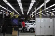  ?? LUKE SHARRETT — BLOOMBERG ?? Vehicles on the production line during final inspection­s at the Nissan manufactur­ing facility in Smyrna, Tenn.