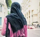  ?? Foto: Getty images ?? Muslimisch­e Frauen mit Kopftuch sind öfter Ziel von Attacken.