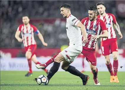  ?? FOTO: GETTY ?? El Atlético de Madrid formó con cuatro mediocentr­os en el Sánchez Pizjuán y la apuesta le salió a la perfección a Simeone