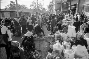  ??  ?? A market last week in Port-au-Prince, Haiti. (Photo: NY Times)