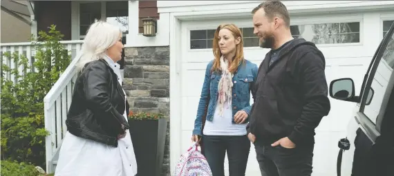  ?? MICHELLE FAYE/CTV ?? Jann Arden, Zoie Palmer and Patrick Gilmore appear in a scene from Season 1 of Jann, a comedy loosely based on singer-songwriter Arden’s life.