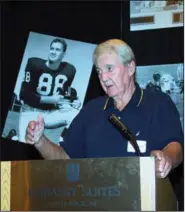  ?? (Arkansas Democrat Gazette file photo) ?? Pat Summerall, here speaking at 2002 at Embassy Suites in Little Rock, died at age 82 on April 16, 2013, in Dallas.