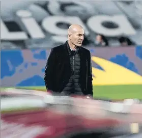  ?? FOTO: DANI DUCH ?? Zidane aplaudió la actuación del Madrid pero lamentó el empate