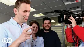  ??  ?? Закрытие штабов Навального не означает отказ от политическ­ой борьбы