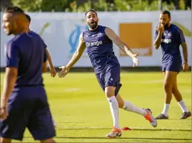  ?? (Photo AFP) ?? Le Fréjusien Adil Rami pourrait prendre place en défense.