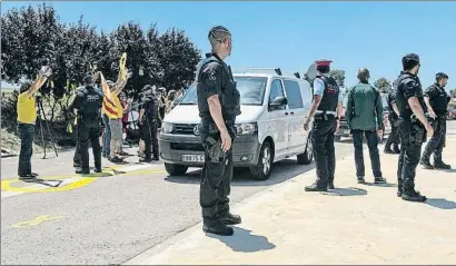  ?? CÉSAR RANGEL / ARCHIVO ?? Momento de la llegada a Lledoners de los primeros líderes independen­tistas presos el pasado 4 de julio