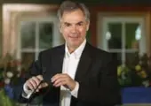  ?? JEFF MCINTOSH/THE CANADIAN PRESS ?? Alberta Progressiv­e Conservati­ve Leader Jim Prentice has done everything he can to lose the election, Tim Harper writes.