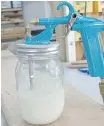  ??  ?? The Critter spray gun is one of the simplest, most effective and easiest sprayers to use and clean. A standard Mason jar works as a paint pot.