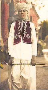  ??  ?? A teenaged family member posing in Peshawar in 1931.