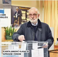  ?? ?? Vladeta janković glasao sa suprugom i ćerkom