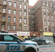  ?? GARDINER ANDERSON FOR NYDN ?? Body parts of a man were found in this apartment building on Nostrand Ave. in Brooklyn. Man jailed on ID theft charges in Virginia has been charged in the grisly crime.