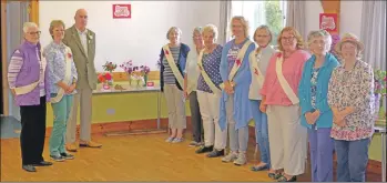 ?? 25_c35growand­show03 ?? The organisers of Grow and Show wore special sashes. From left they are: Margaret Pratt, Dorothy O’Donnell, Iain MacLachlan, Linda McCrae, Mary Kenny, Lynda Wyatt, Evelyn Montgomeri­e, Heather Brownlie, Amanda Curley, Hilary Sinclair, Suse Coomes.