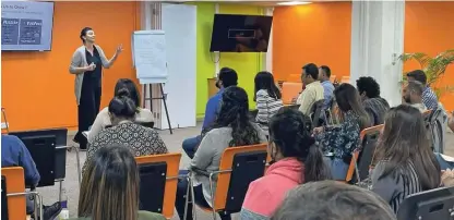  ?? Foto osebni arhiv ?? Rdeča nit coaching programa za vodstveni tim in za druge zaposlene, ki ga je Simona Špilak izvedla na Mauritiusu, je bila lastna odgovornos­t za učenje in razvoj.